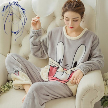 Pijama de Peluche para Mujer - Diseño de Conejo Divertido - Suave y Cálido